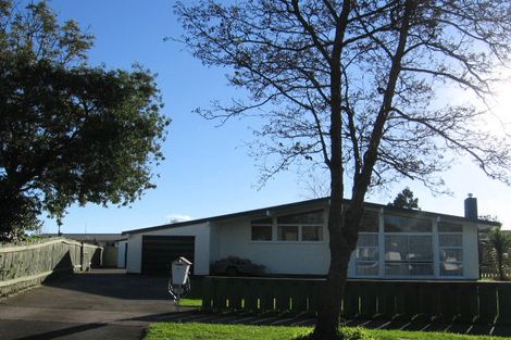 Photo of property in 33 Saturn Crescent, Milson, Palmerston North, 4414