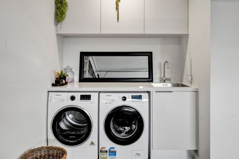 Photo of property in 9 Atutahi Street, Hurdon, New Plymouth, 4310