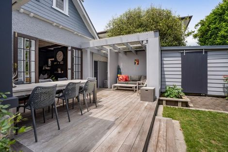 Photo of property in 34 Robe Street, New Plymouth, 4310