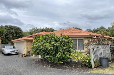 Photo of property in 6a Clearwater Cove, West Harbour, Auckland, 0618