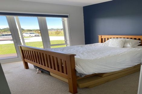 Photo of property in 22 Woven Stone Way, Ohau, Levin, 5570