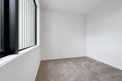 Photo of property in 27e Dawnhaven Drive, Te Atatu Peninsula, Auckland, 0610