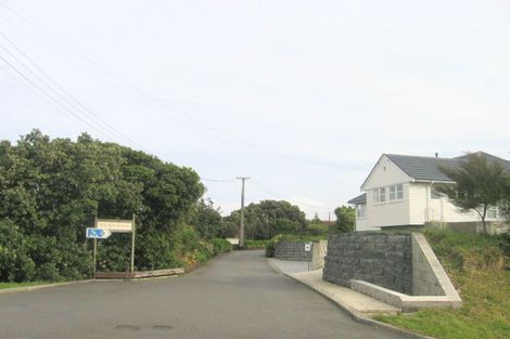 Photo of property in 14 Mana View Road, Paremata, Porirua, 5026