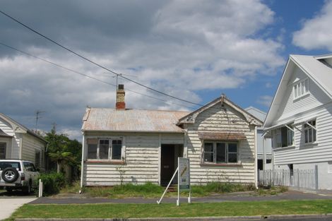 Photo of property in 12 Kiwi Road, Stanley Point, Auckland, 0624