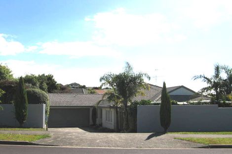Photo of property in 1 Thornbill Rise, Unsworth Heights, Auckland, 0632