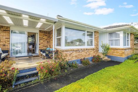 Photo of property in 18 Royal Arch Place, Rosehill, Papakura, 2113