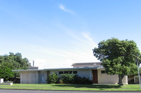 Photo of property in 2 Stanniland Street, Sunnyhills, Auckland, 2010