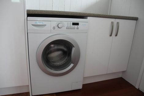 Photo of property in 33 Rimu Street, New Lynn, Auckland, 0600