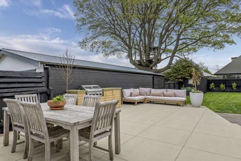 Photo of property in 17 Searells Road, Strowan, Christchurch, 8052