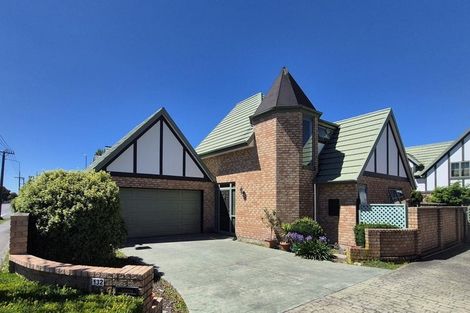 Photo of property in 132 Withells Road, Avonhead, Christchurch, 8042