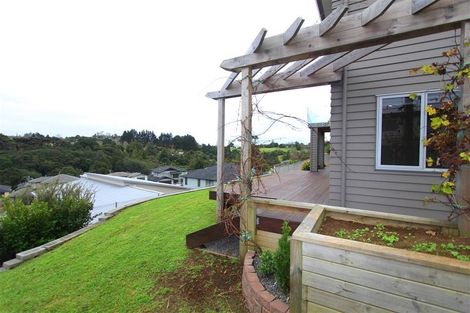 Photo of property in 8 Henriette Place, The Gardens, Auckland, 2105