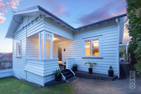 Photo of property in 8 Puriri Street, Helensville, 0800