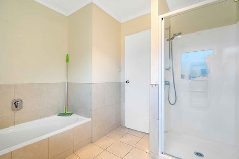 Photo of property in 57 Magic Way, Randwick Park, Auckland, 2105