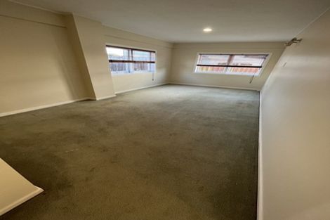 Photo of property in 17a Gulf Crest, Bucklands Beach, Auckland, 2012