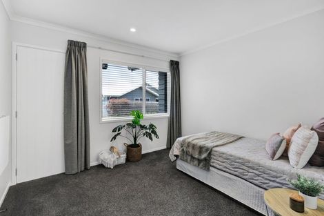 Photo of property in 13 Birdie Lane, Waiwhakaiho, New Plymouth, 4312