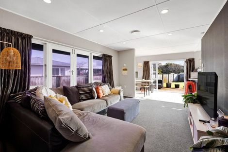 Photo of property in 6 Pacey Avenue, Hawera, 4610