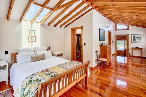 Photo of property in 25 Mahoe Street, Eastbourne, Lower Hutt, 5013