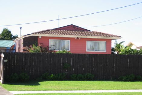 Photo of property in 46 Beach Road, Te Atatu Peninsula, Auckland, 0610