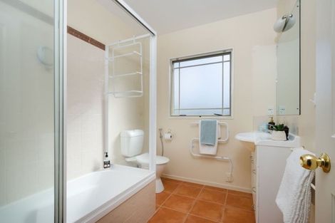 Photo of property in 143e Hobsonville Road, West Harbour, Auckland, 0618