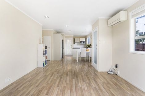 Photo of property in 1/25 Imogene Way, Half Moon Bay, Auckland, 2012
