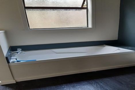 Photo of property in 142 Mark Avenue, Grenada Village, Wellington, 6037