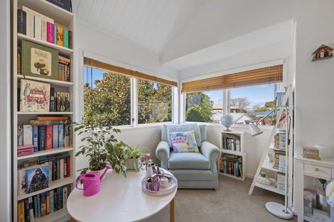 Photo of property in 3 Moana Place, Taradale, Napier, 4112