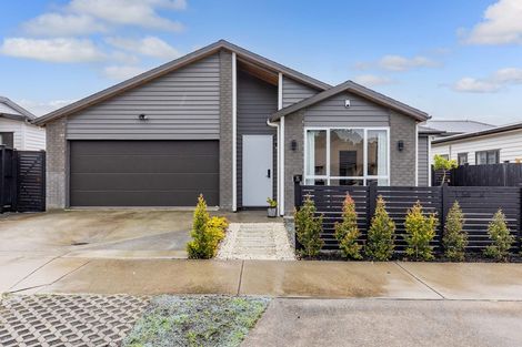 Photo of property in 5 Ropere Street, Kumeu, 0810