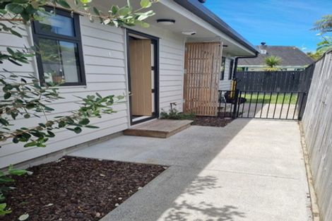 Photo of property in 4d Wattle Road, Sunnyvale, Auckland, 0612