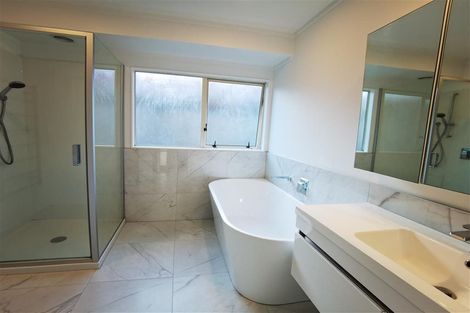 Photo of property in 12 Sandalwood Place, Somerville, Auckland, 2014