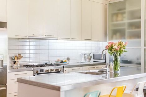 Photo of property in 13 Tinakori Road, Thorndon, Wellington, 6011