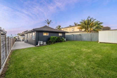 Photo of property in 32b Takutai Avenue, Bucklands Beach, Auckland, 2012