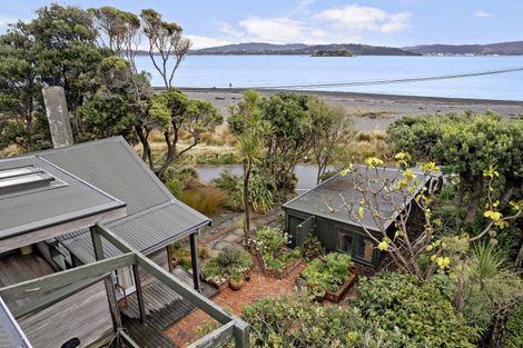 Photo of property in 157 Marine Parade, Eastbourne, Lower Hutt, 5013