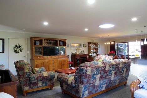 Photo of property in 11 Victoria Street, Coromandel, 3506