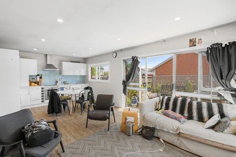 Photo of property in 2/27 Hills Road, Edgeware, Christchurch, 8013