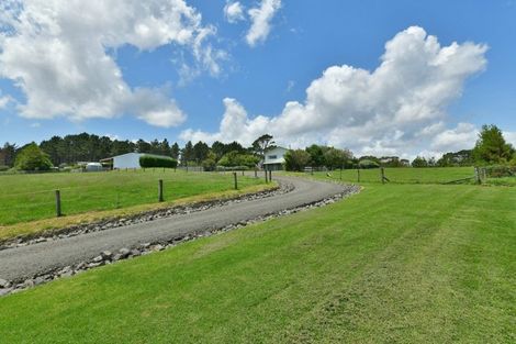 Photo of property in 639 Peak Road, Helensville, 0875