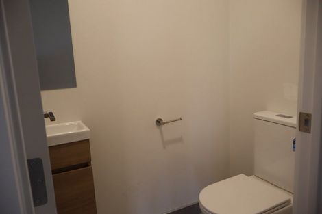 Photo of property in 1/30 Shakespeare Road, Milford, Auckland, 0620
