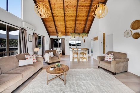 Photo of property in 9 Pohutukawa Drive, Opunake, 4616