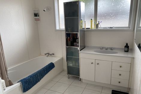 Photo of property in 1/114 Te Atatu Road, Te Atatu South, Auckland, 0610