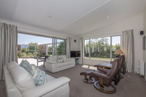 Photo of property in 2 Elderberry Crescent, Wanaka, 9305