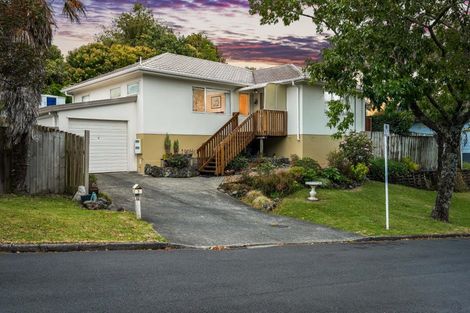 Photo of property in 1 Metric Place, Te Atatu South, Auckland, 0610