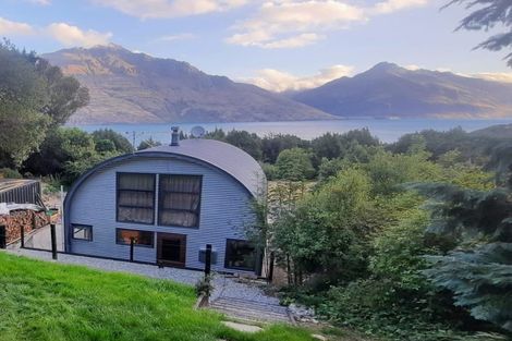 Photo of property in 281 Fernhill Road, Sunshine Bay, Queenstown, 9300