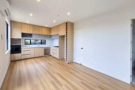 Photo of property in 7a Lewisham Street, Highland Park, Auckland, 2010