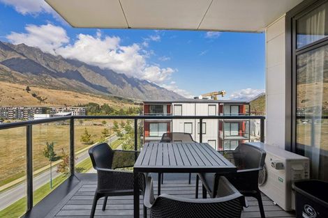 Photo of property in Wyndham Gardens Apartments, 30 Red Oaks Drive, Frankton, Queenstown, 9300