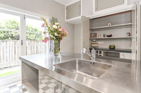 Photo of property in 108 Duchess Crescent, Mayfair, Hastings, 4122