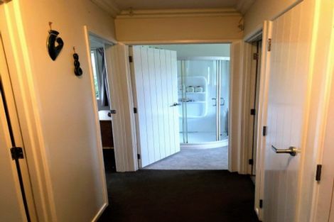 Photo of property in 3 Sandys Parade, Laingholm, Auckland, 0604