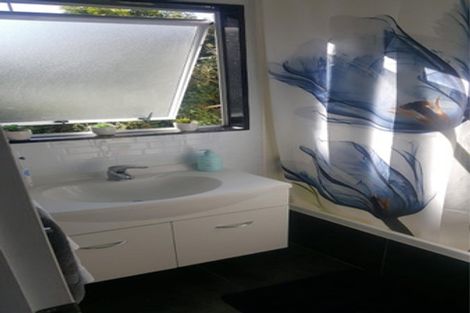 Photo of property in 109 Tirimoana Road, Te Atatu South, Auckland, 0602