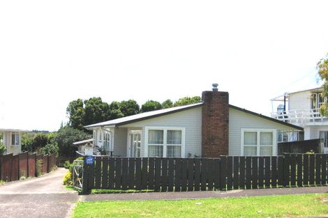 Photo of property in 8 Keats Place, Blockhouse Bay, Auckland, 0600