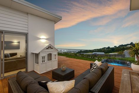 Photo of property in 12 Parkridge Place, Mount Pleasant, Christchurch, 8081