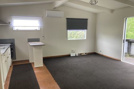 Photo of property in 2/98 Chislehurst Street, Henderson, Auckland, 0612