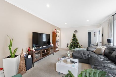 Photo of property in 5 Carousel Crescent, East Tamaki Heights, Auckland, 2016